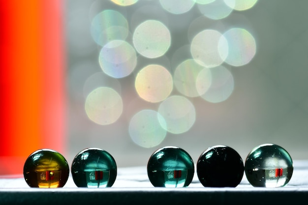 Jak graniastosłupy ostrosłupy i bryły obrotowe pojawiają się w codziennym życiu?