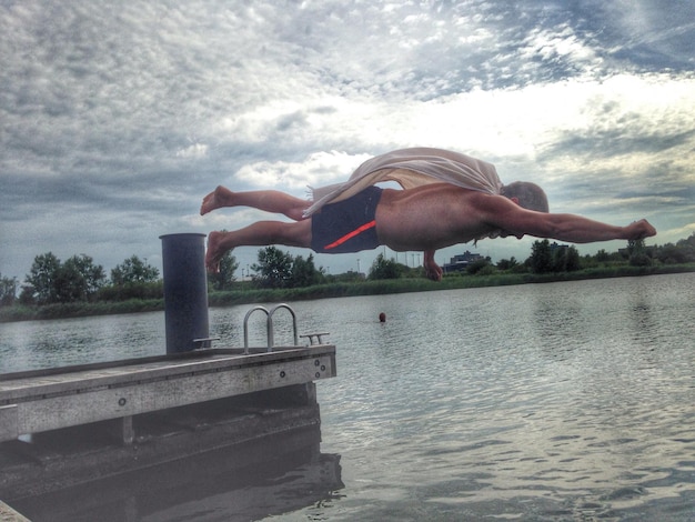 Jak poprawnie pływać kraulem i czerpać z tego więcej przyjemności?