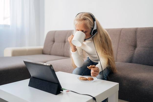 Czy od poniedziałku są zdalne zajęcia?