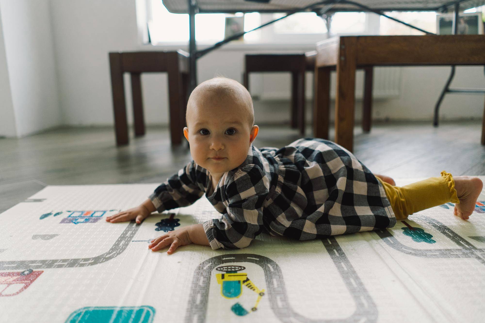 Jak stymulować rozwój 4 miesięcznego dziecka w codziennych zabawach?