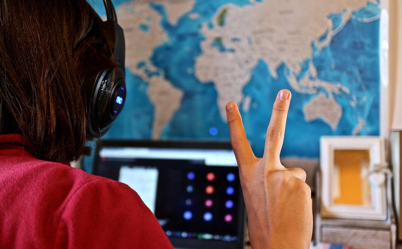 Jaki program do prowadzenia lekcji online wybrać aby ułatwić naukę?